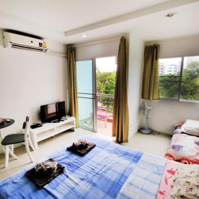 Beach 7 Condo 150m from beach 12